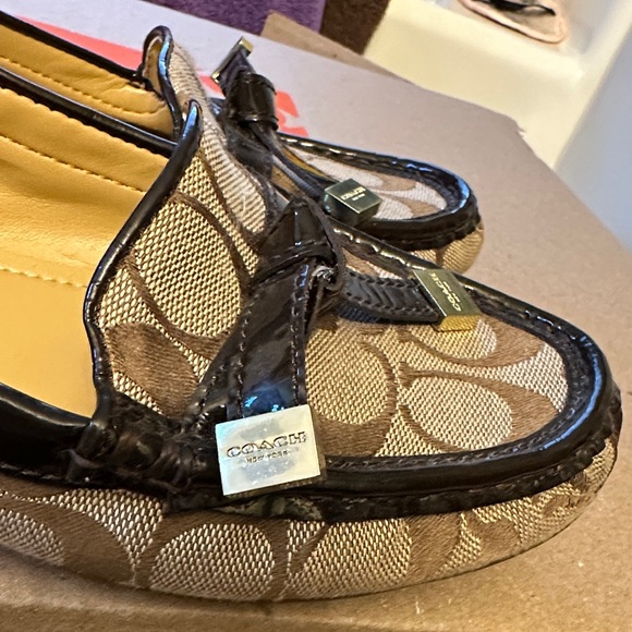 Coach - Picture 6 of 6